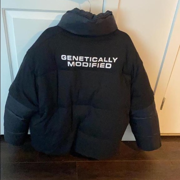 $4,190 Vetements Men's Black Puffer Jacket - Picture 2 of 5